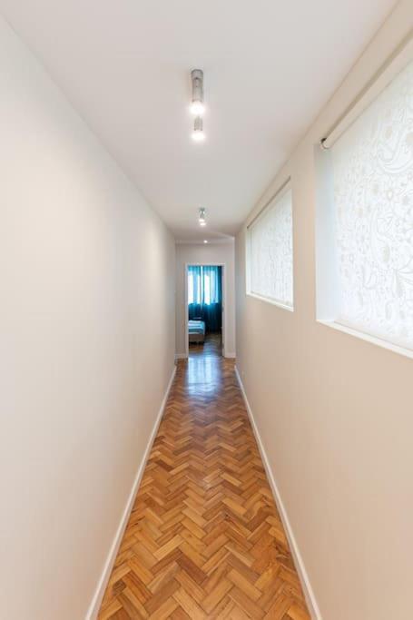 Aliados 3 Bed Apartment Porto