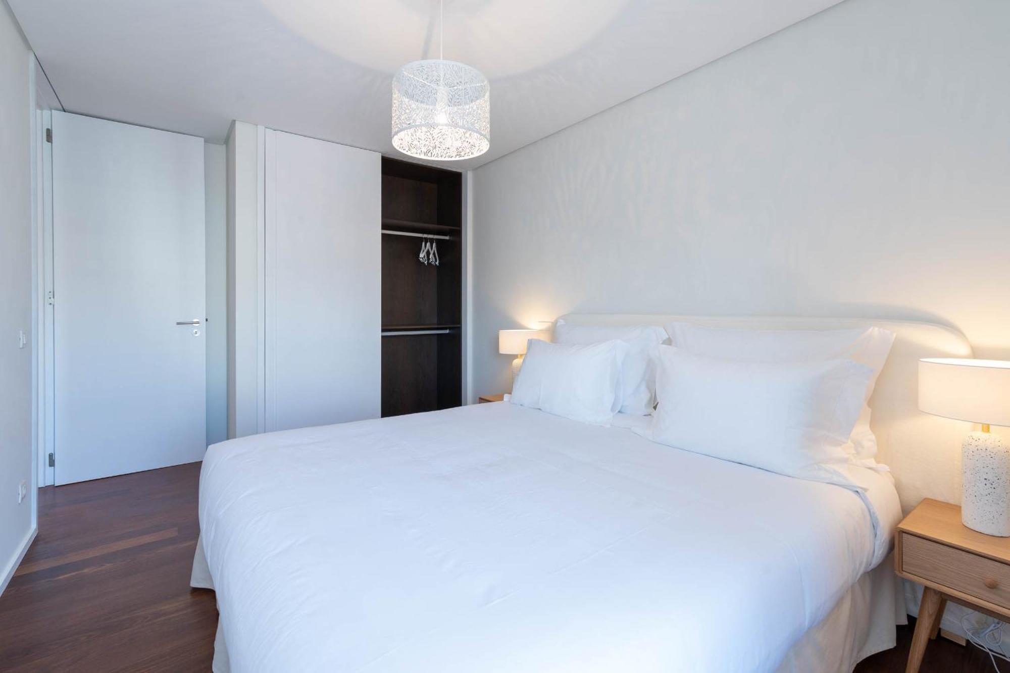 Cedofeita Sunny - Balcony & Parking * Porto