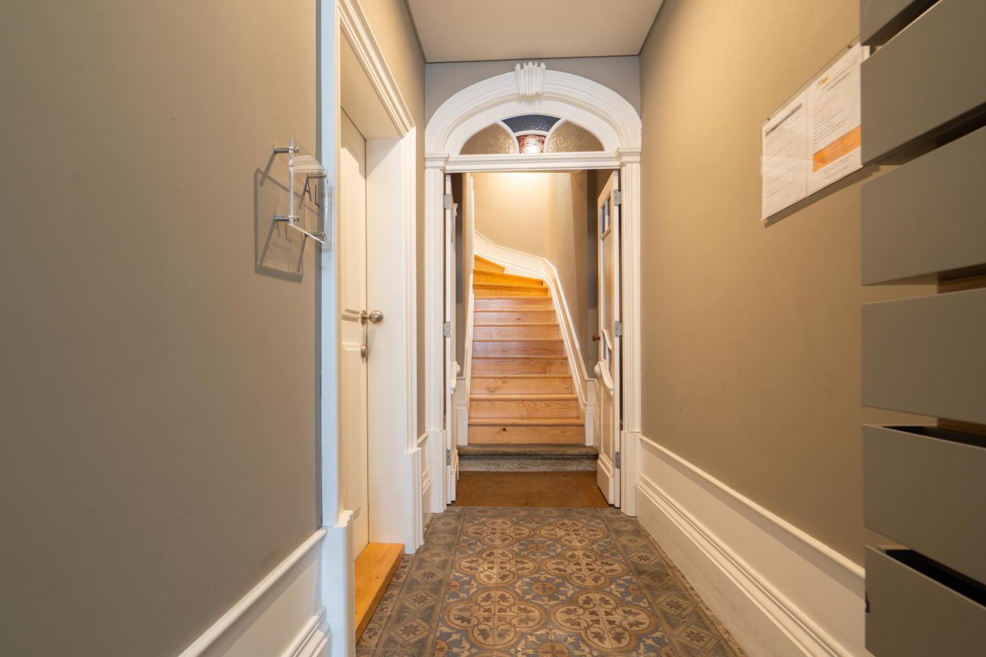 Host Wise - Bright Downtown Flat W Terrace Porto