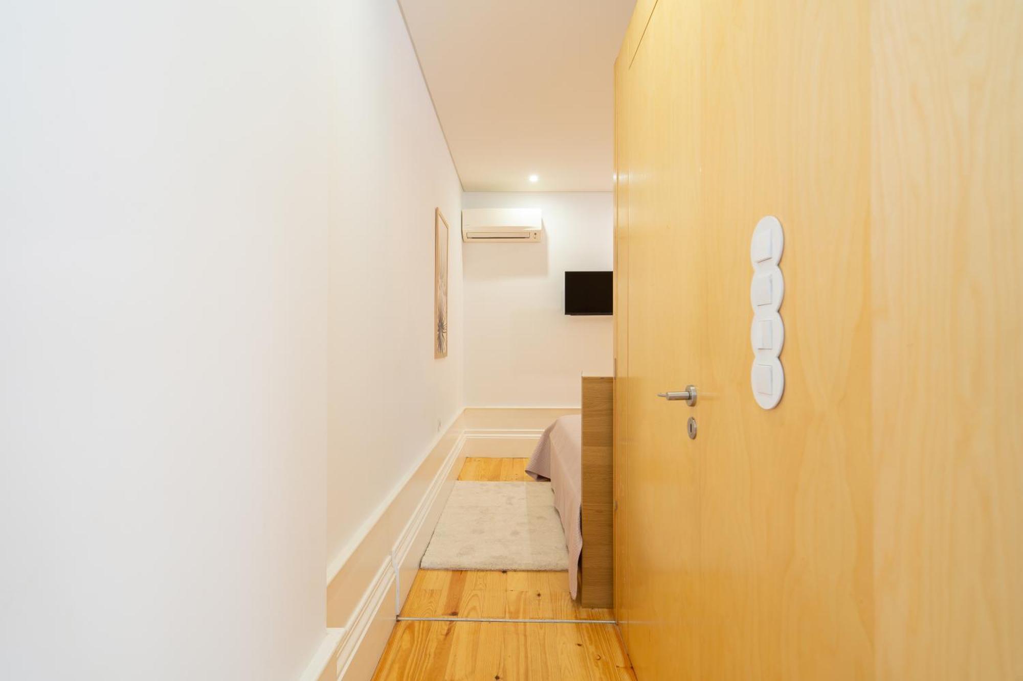 Apartment Host Wise - Bright Downtown Flat W Terrace Porto