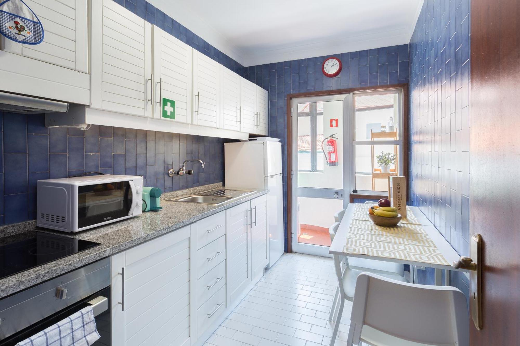 Host Wise - Comfy Bright Flats With Netflix Apartment