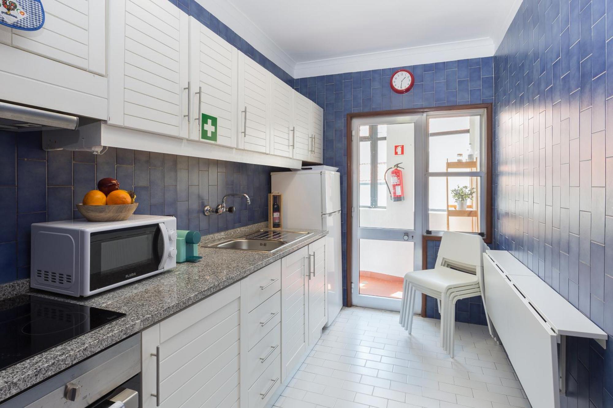 Host Wise - Comfy Bright Flats With Netflix * Porto