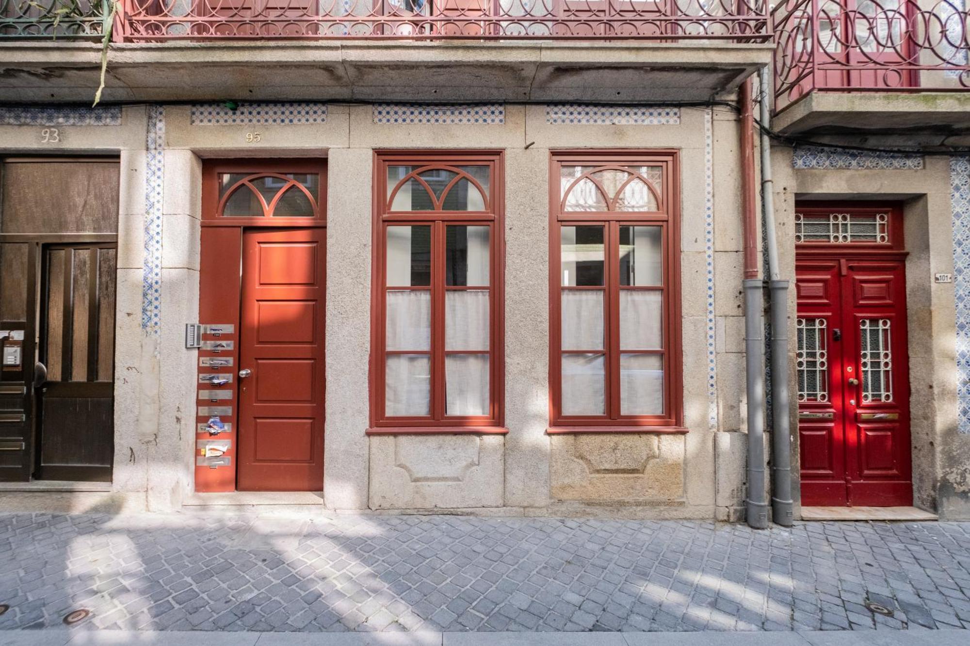 Host Wise - Sunny Downtown Appartement