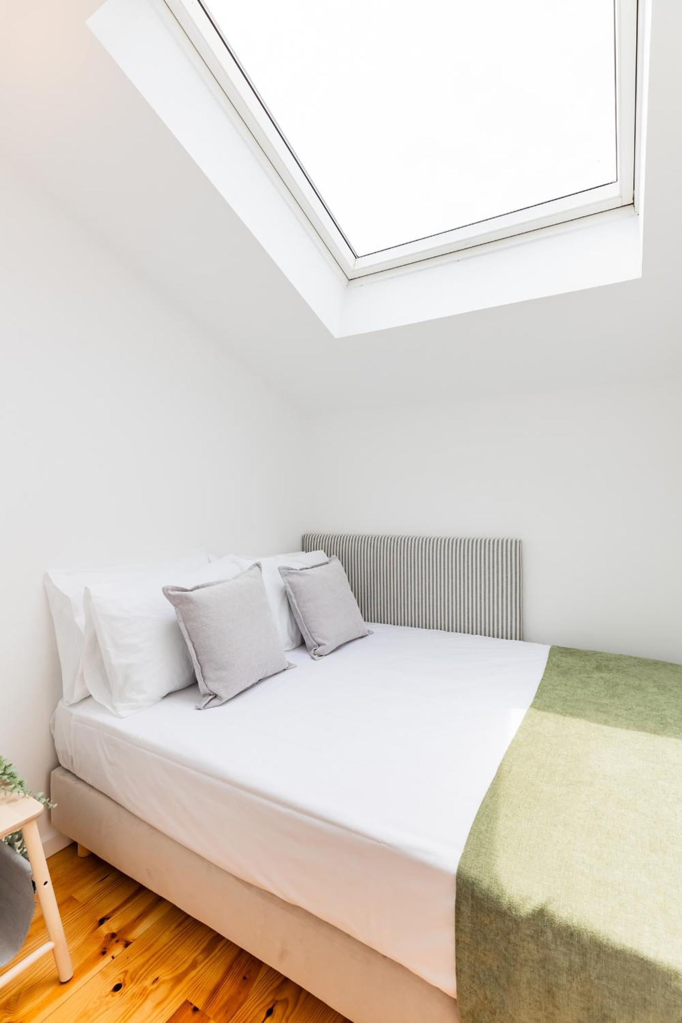 Apartment A Window To - Pestana Charming Flat