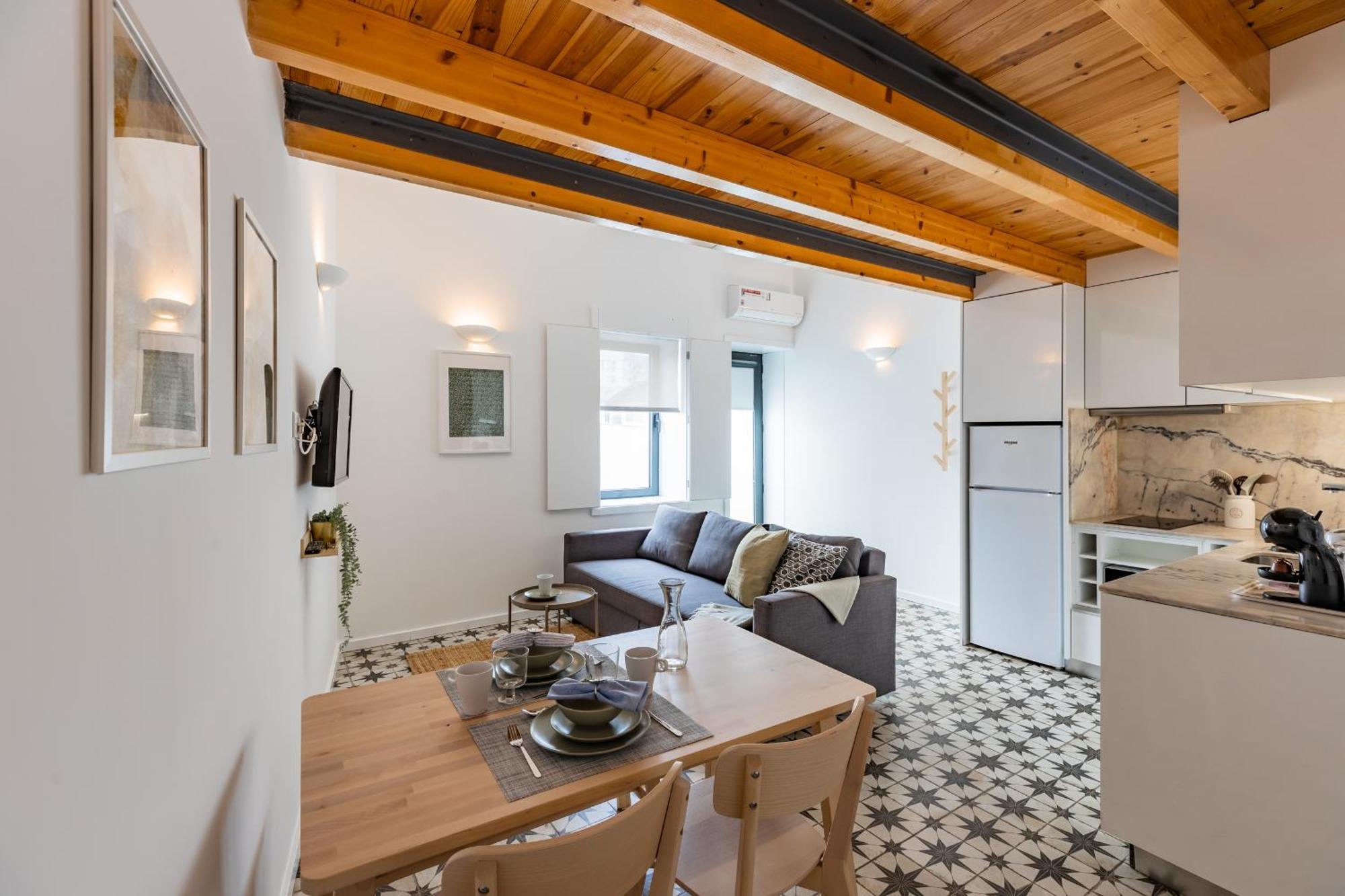 A Window To - Pestana Charming Flat Apartment