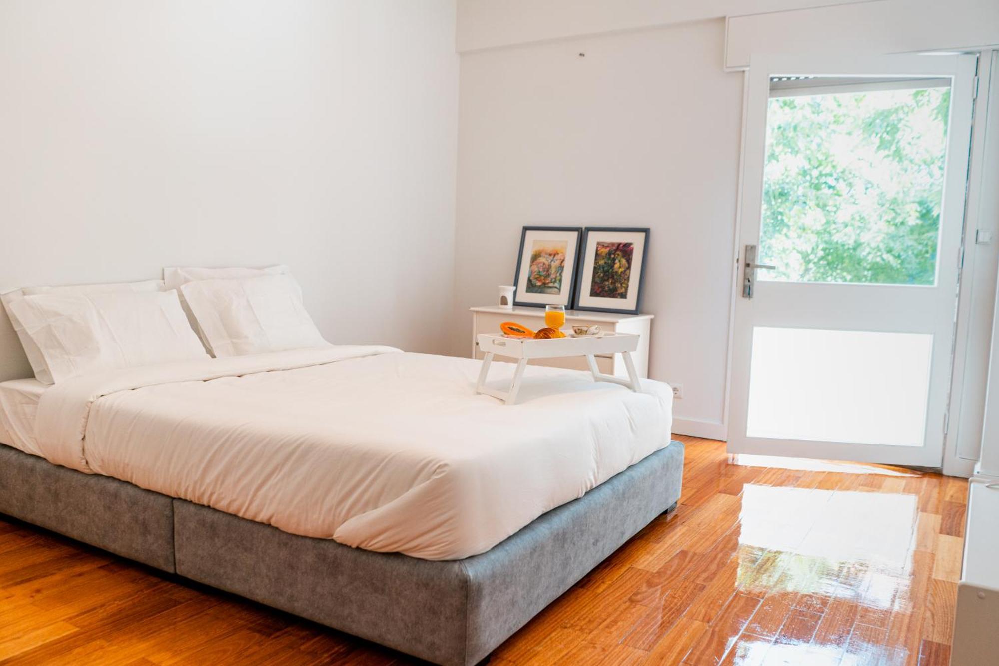 Spacious, Luxurious, And Charming In Premium Location With Parking Porto