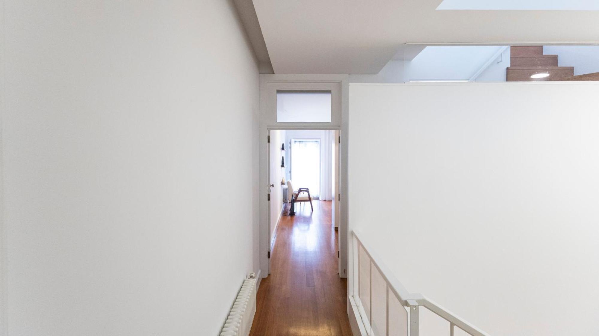 Fabrica Three-story Charm By Lovelystay Apartment