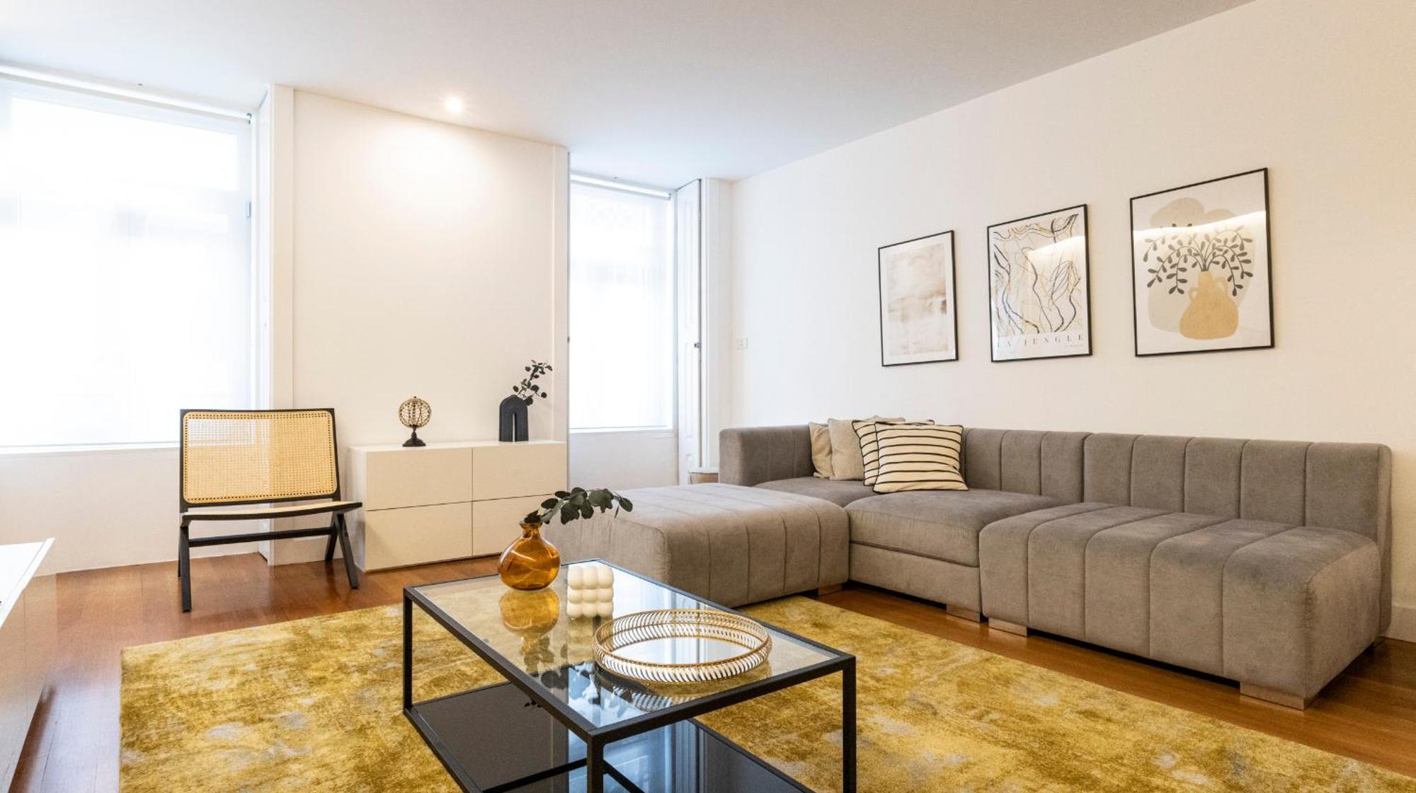 Fabrica Three-story Charm By Lovelystay Apartment