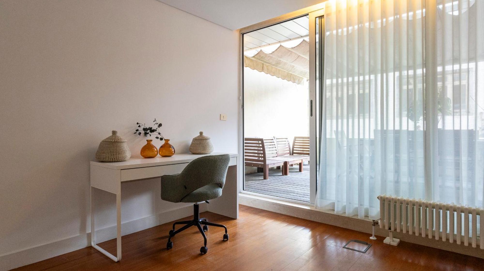 Fabrica Three-story Charm By Lovelystay Apartment