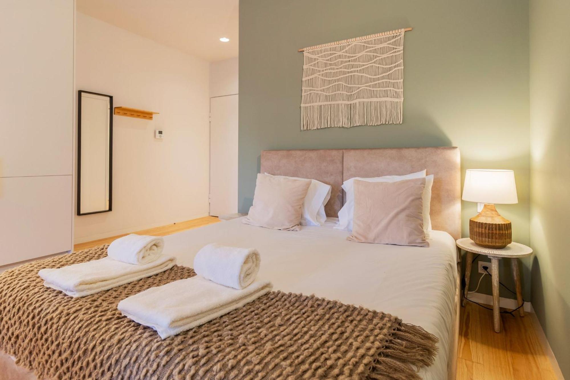 Apartment Almada 551 By Lovelystay *