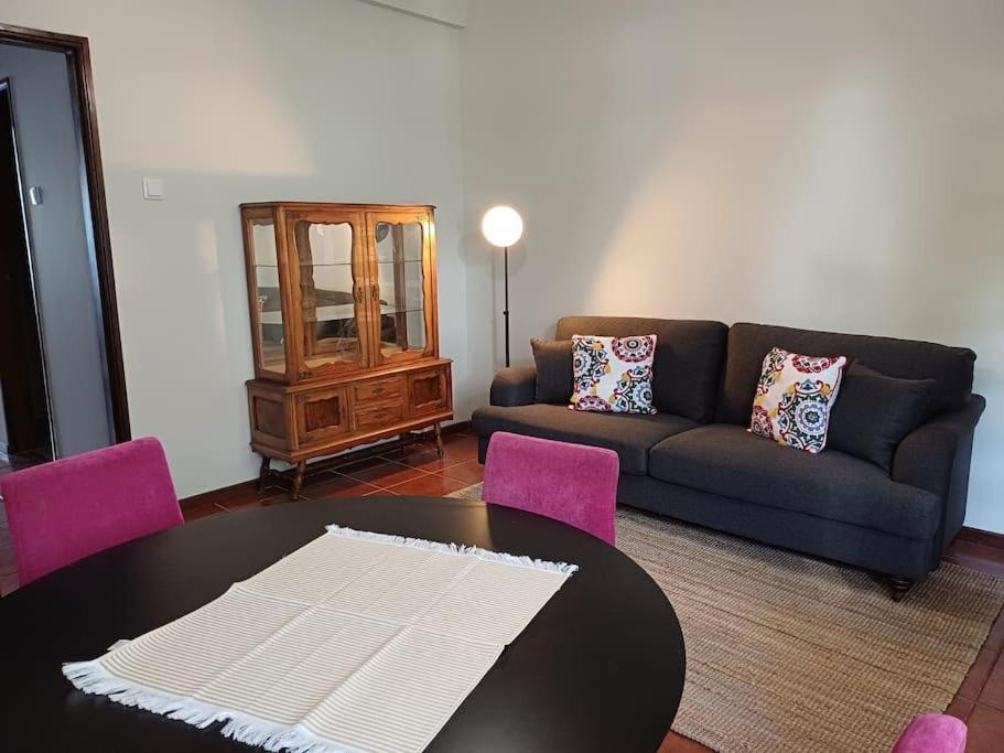Roomy & Patio - 2 Bedroom Flat Apartment