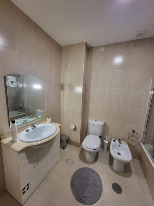 Apartment Roomy & Patio - 2 Bedroom Flat Porto