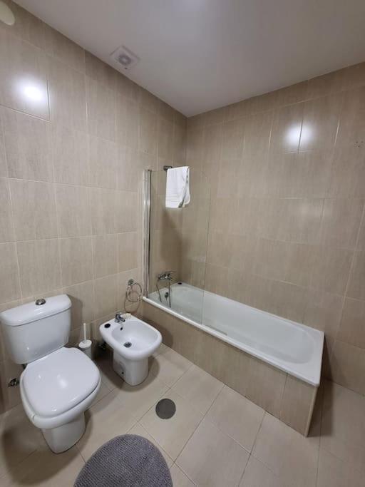 Apartment Roomy & Patio - 2 Bedroom Flat Porto