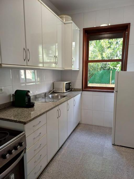 Roomy & Patio - 2 Bedroom Flat *