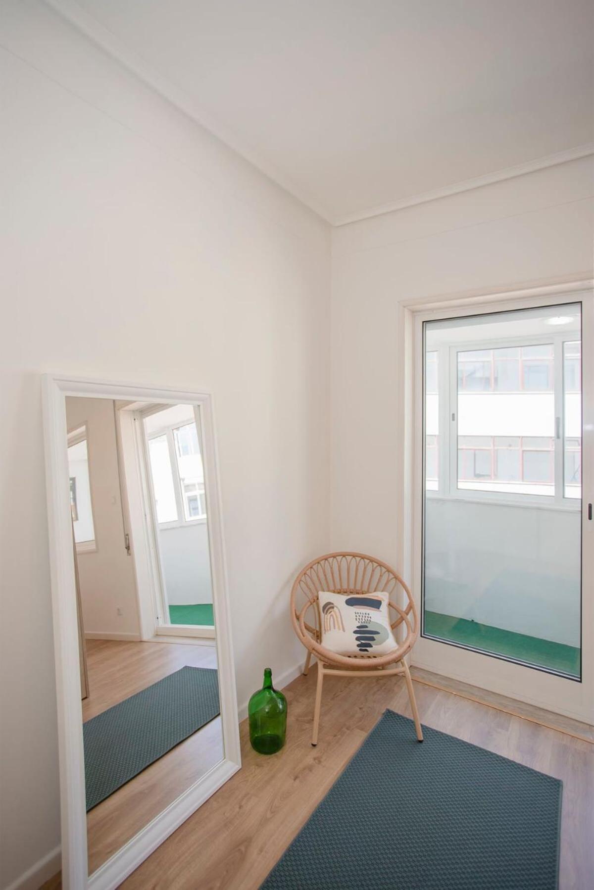 Liiiving In - Downtown Balcony Appartement *