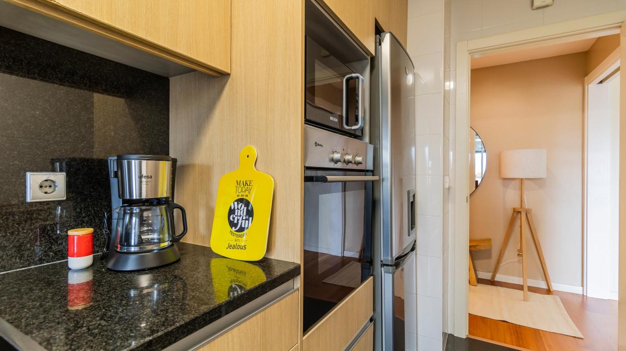 Com Varanda E Garagem Apartment
