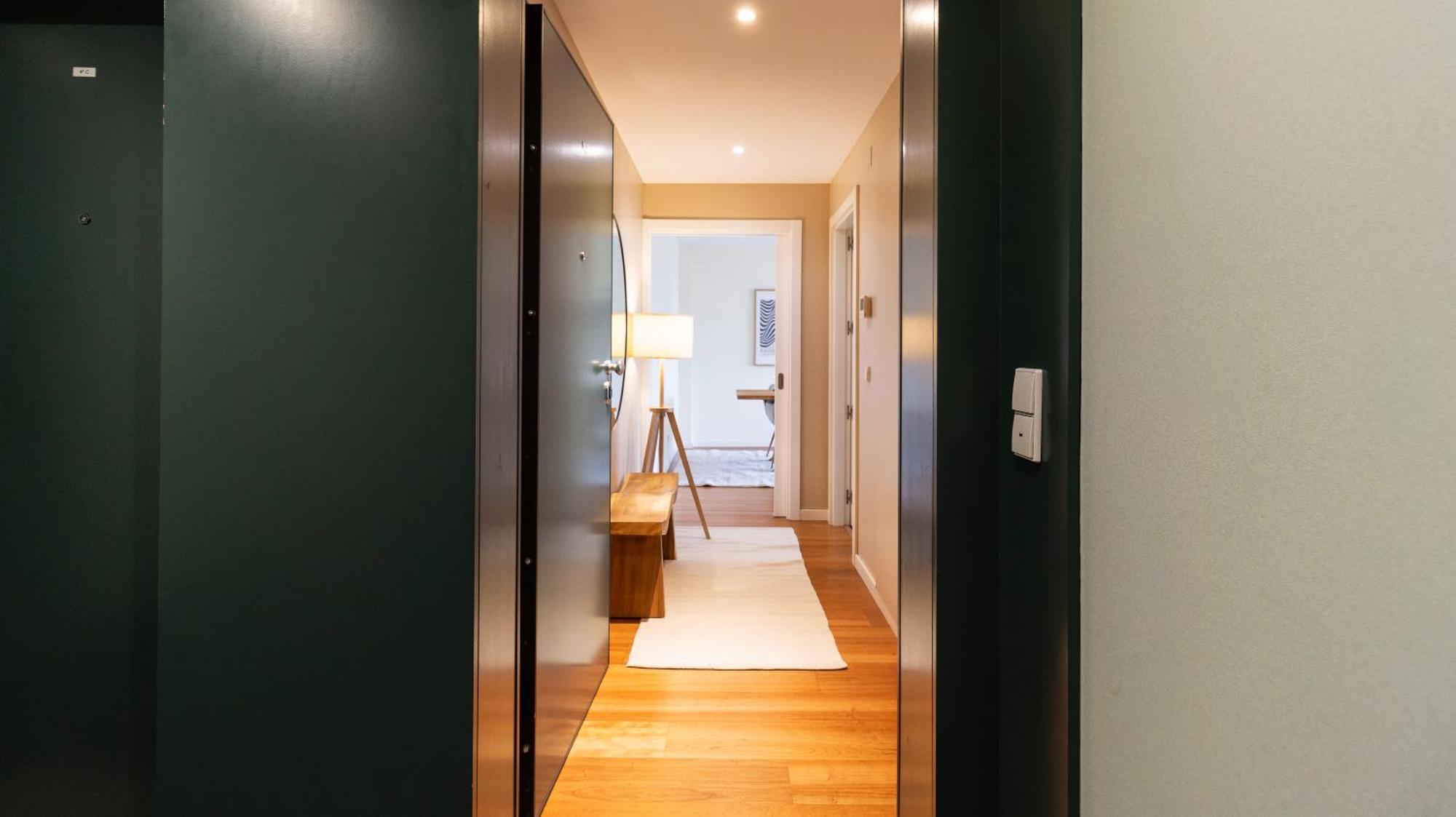 Apartment Com Varanda E Garagem *