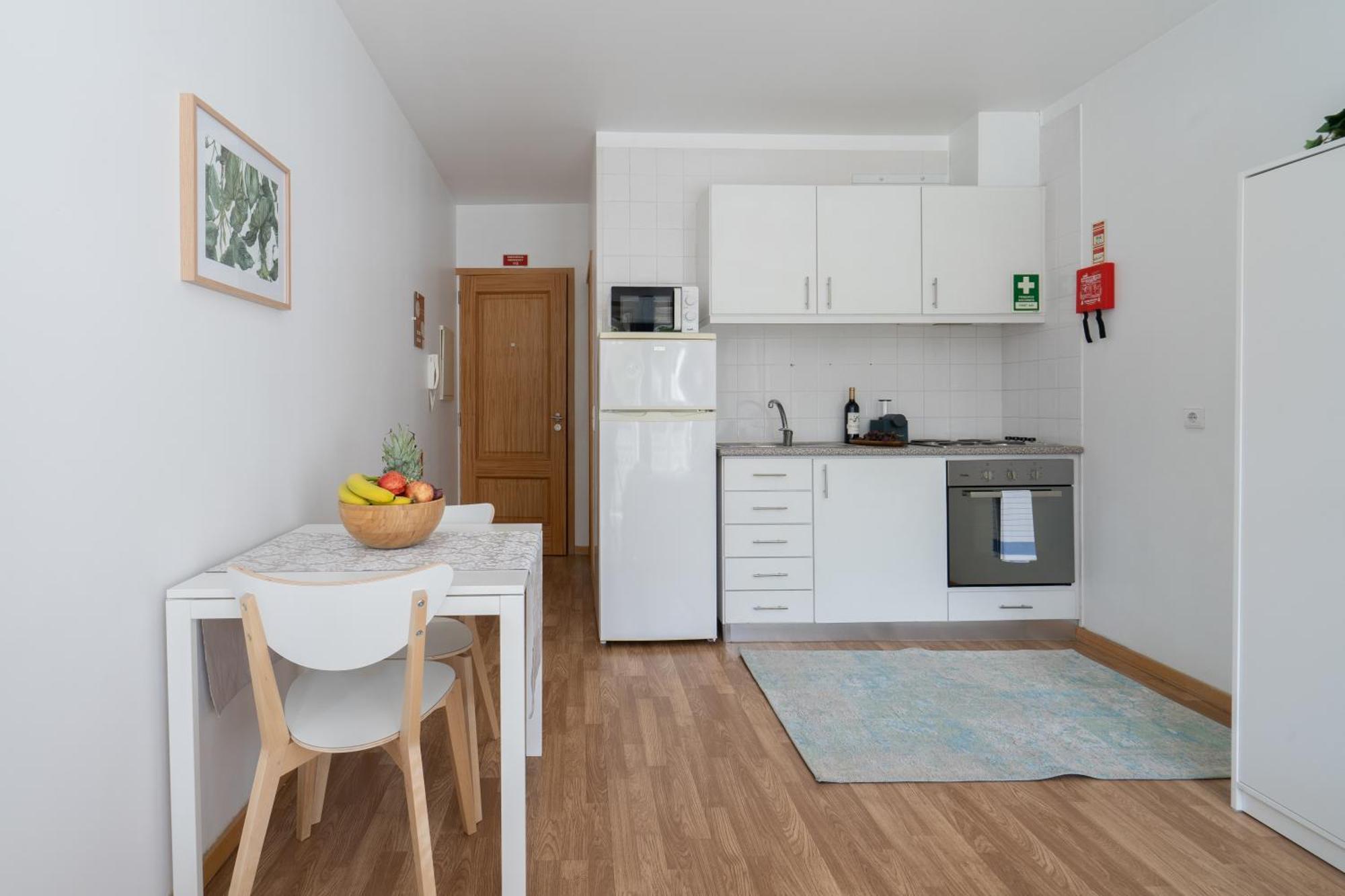 Host Wise - Enchanting Unique Flat - Ace Location Apartment Porto