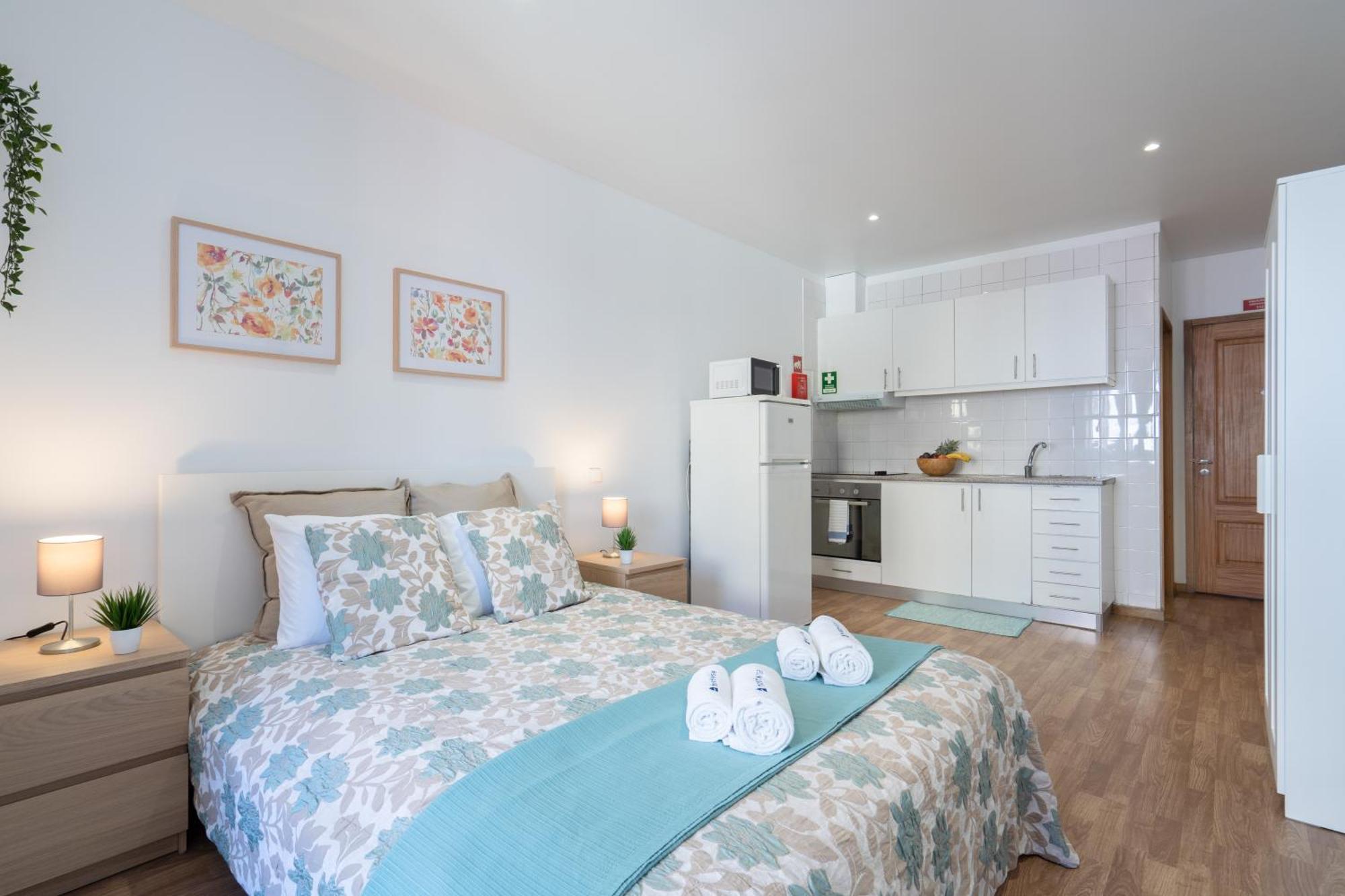 Host Wise - Enchanting Unique Flat - Ace Location Apartment *