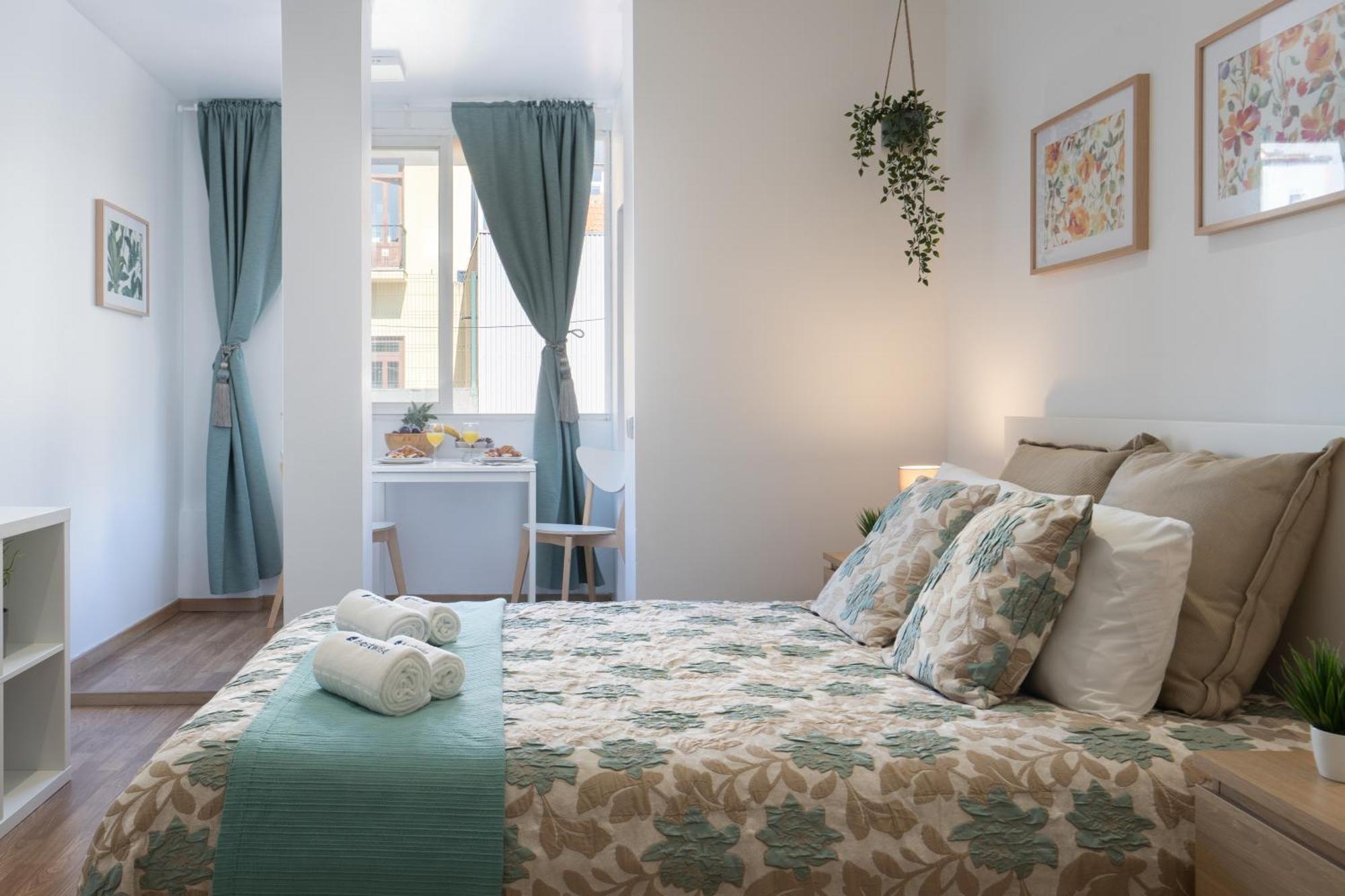 Host Wise - Enchanting Unique Flat - Ace Location Apartment *