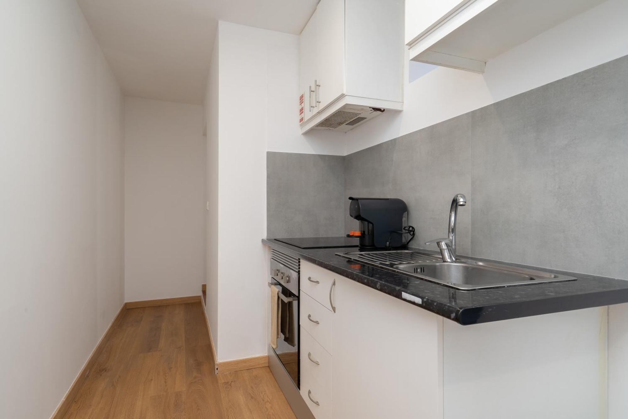 Host Wise - Enchanting Unique Flat - Ace Location Apartment *