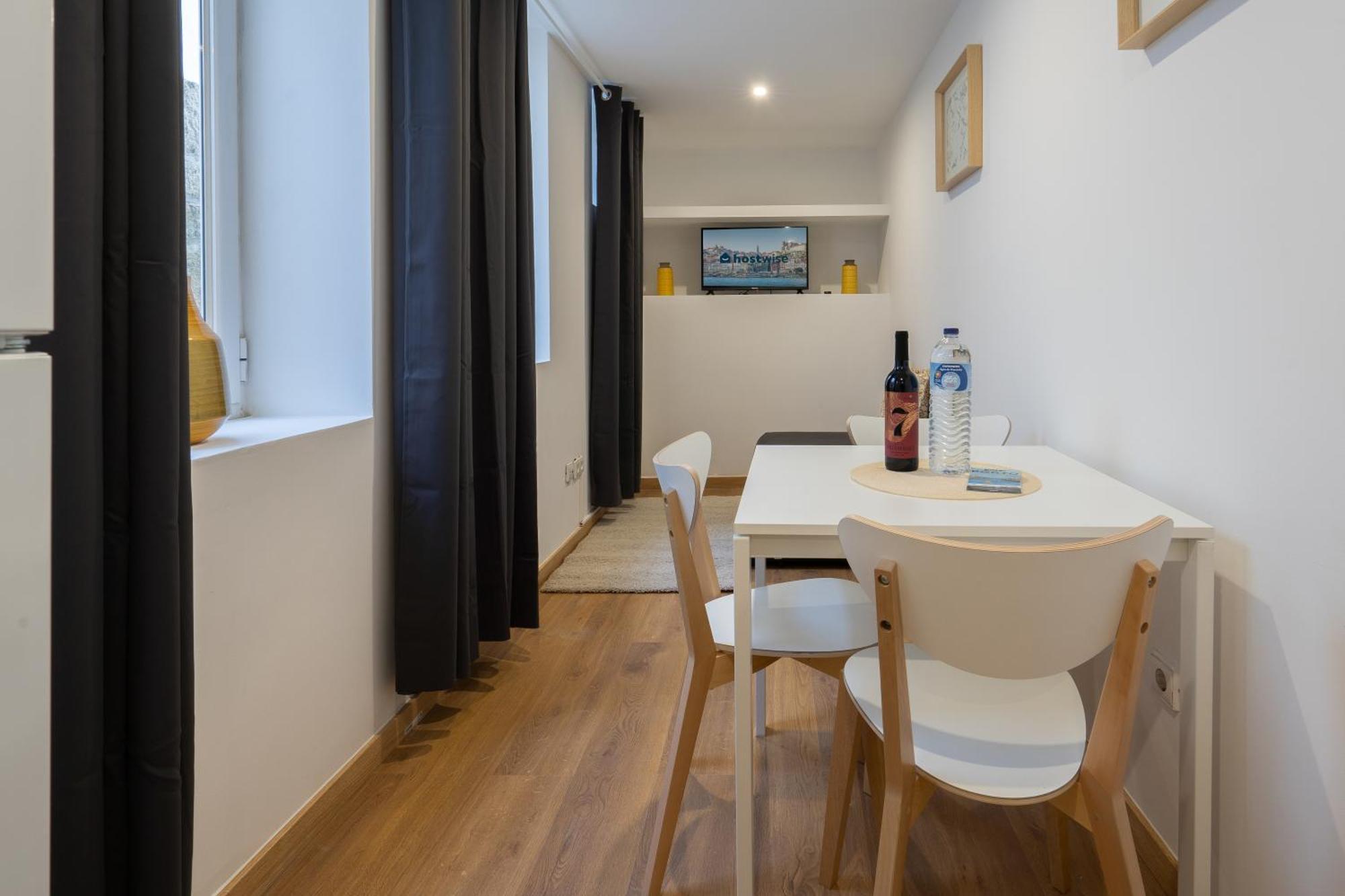 Host Wise - Enchanting Unique Flat - Ace Location Apartment Porto