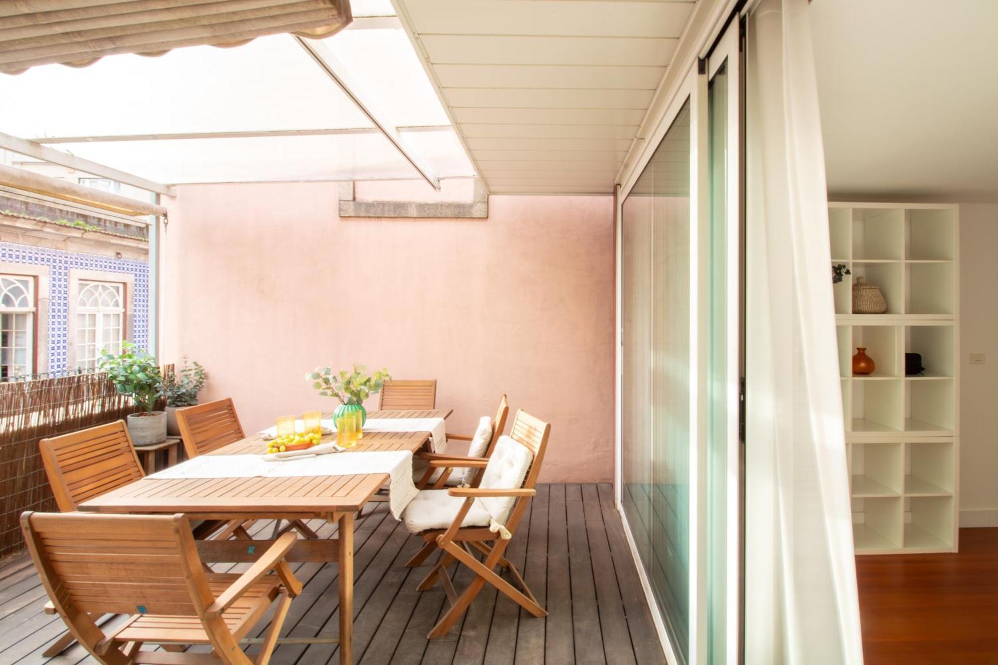 Apartment Fabrica Three-story Charm By Lovelystay *