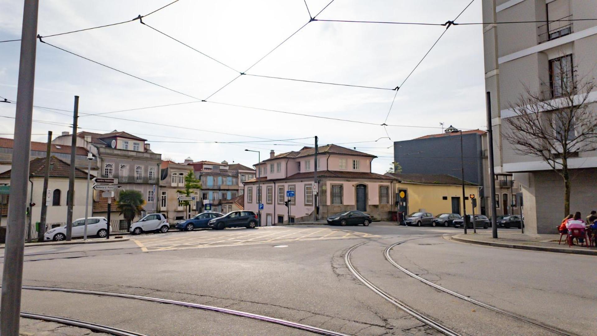 Near To Crystal Palace * Porto