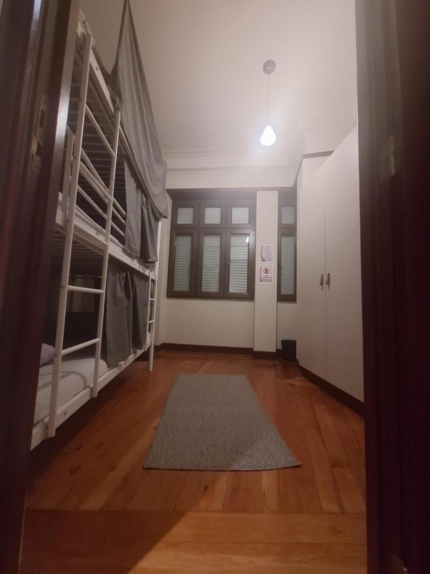 Easy Host Porto