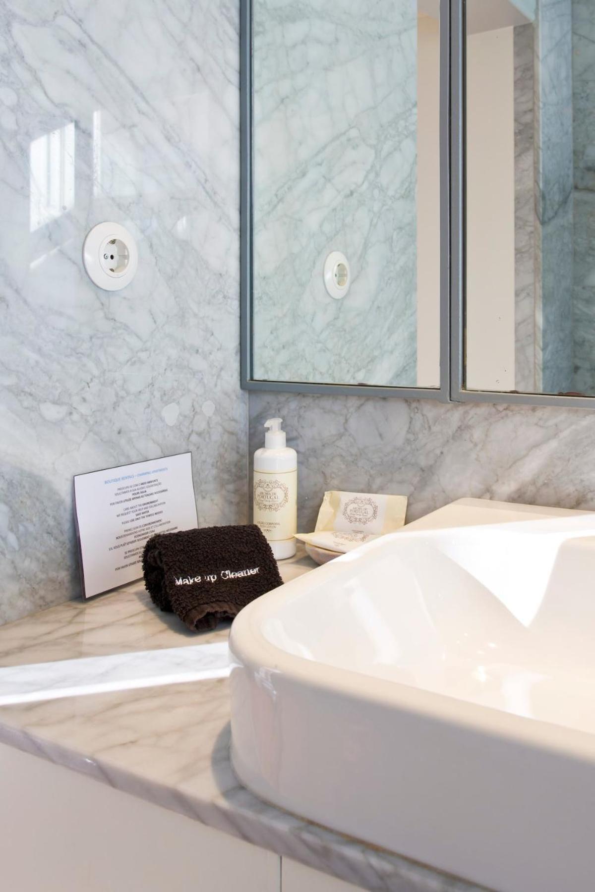 Boutique Rentals- The Miradouro Ribeira *