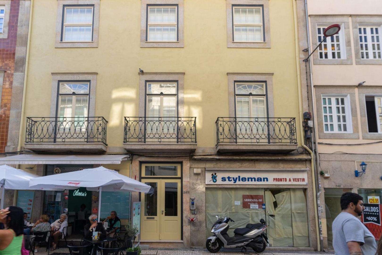 Great Flat W. Balcony On Iconic Pedestrian Street Porto