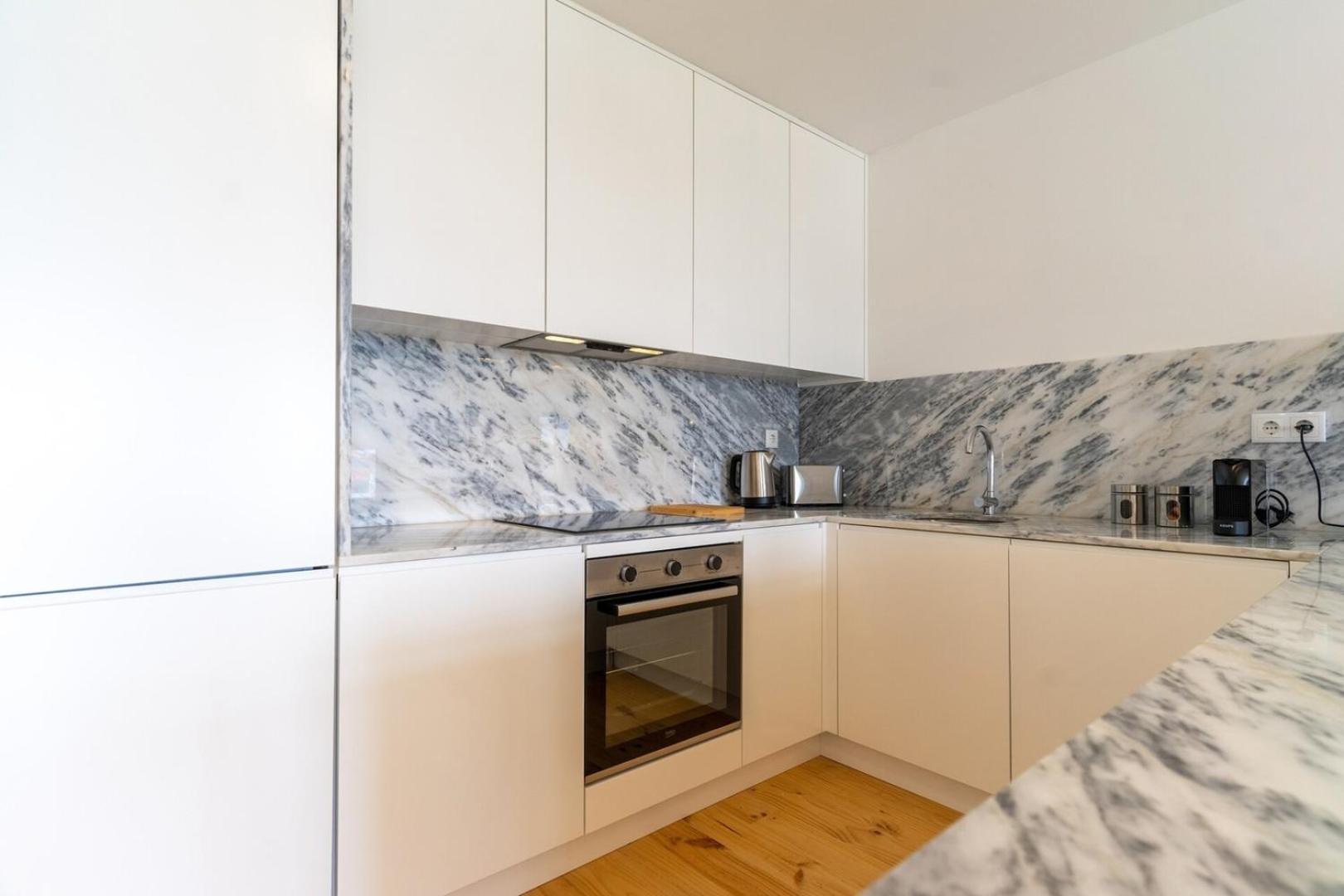 Great Flat W. Balcony On Iconic Pedestrian Street * Porto