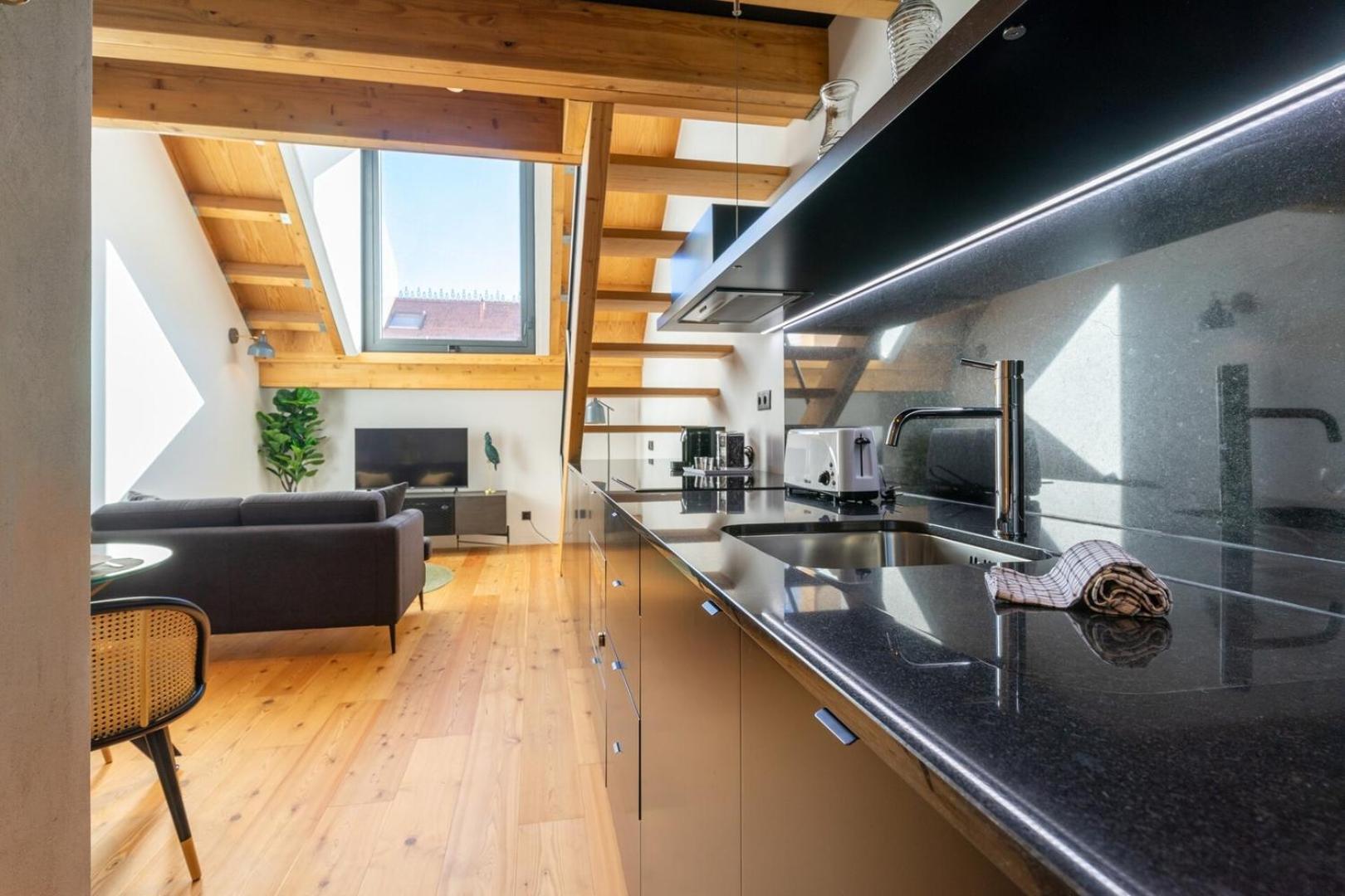 Modern And Cool Loft In The Middle Of Everything *