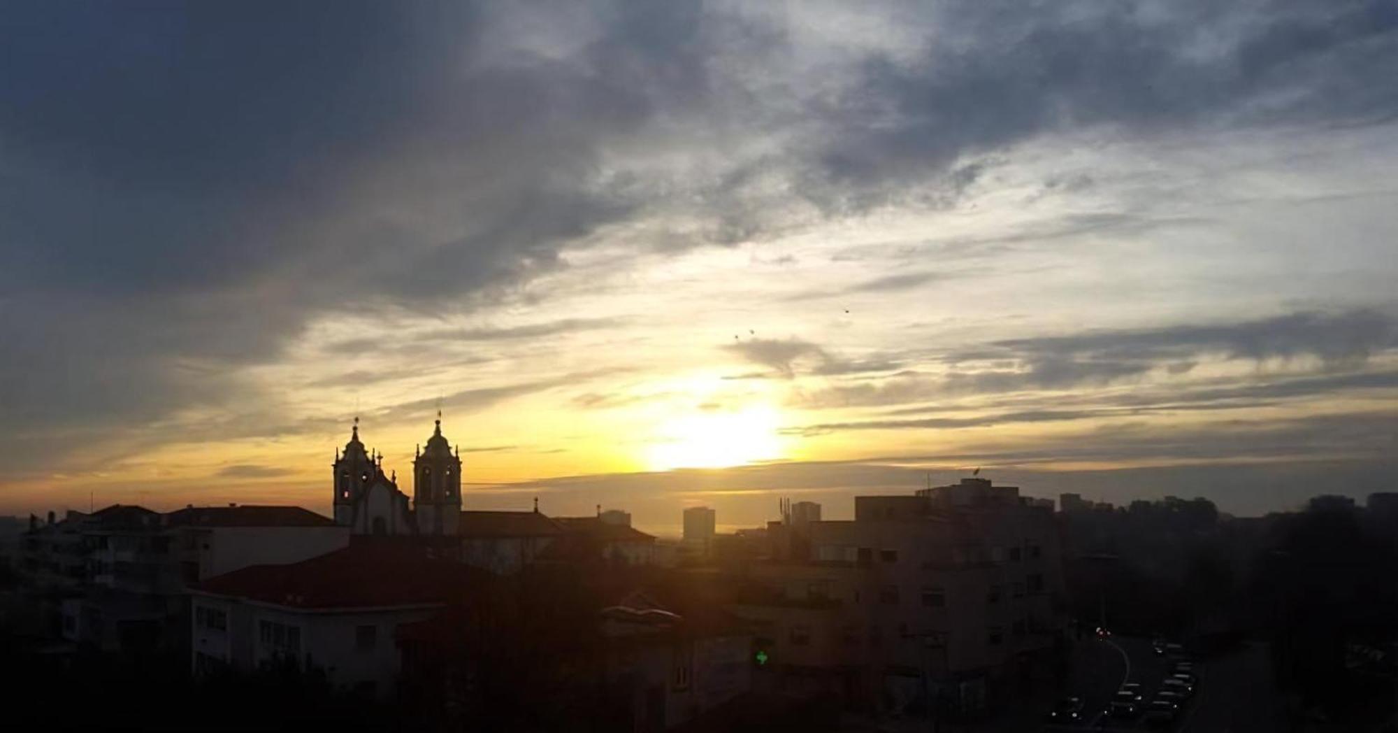 Schoene In Mit Sonnenterrasse * Porto