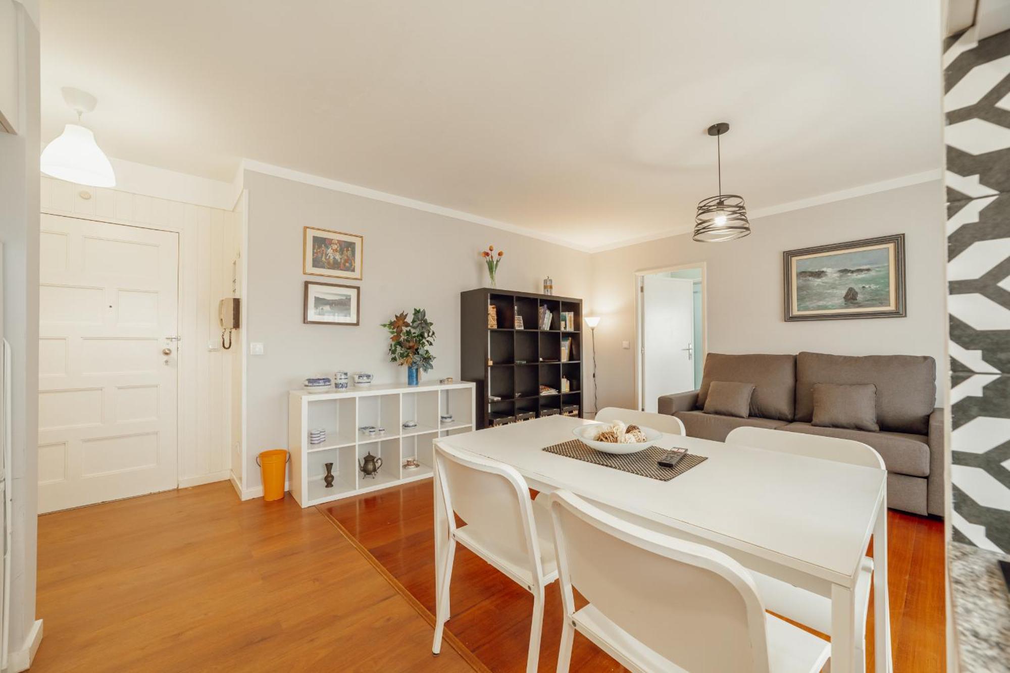 Apartamento Espinho Seawalk And Seaview By Vacationy *