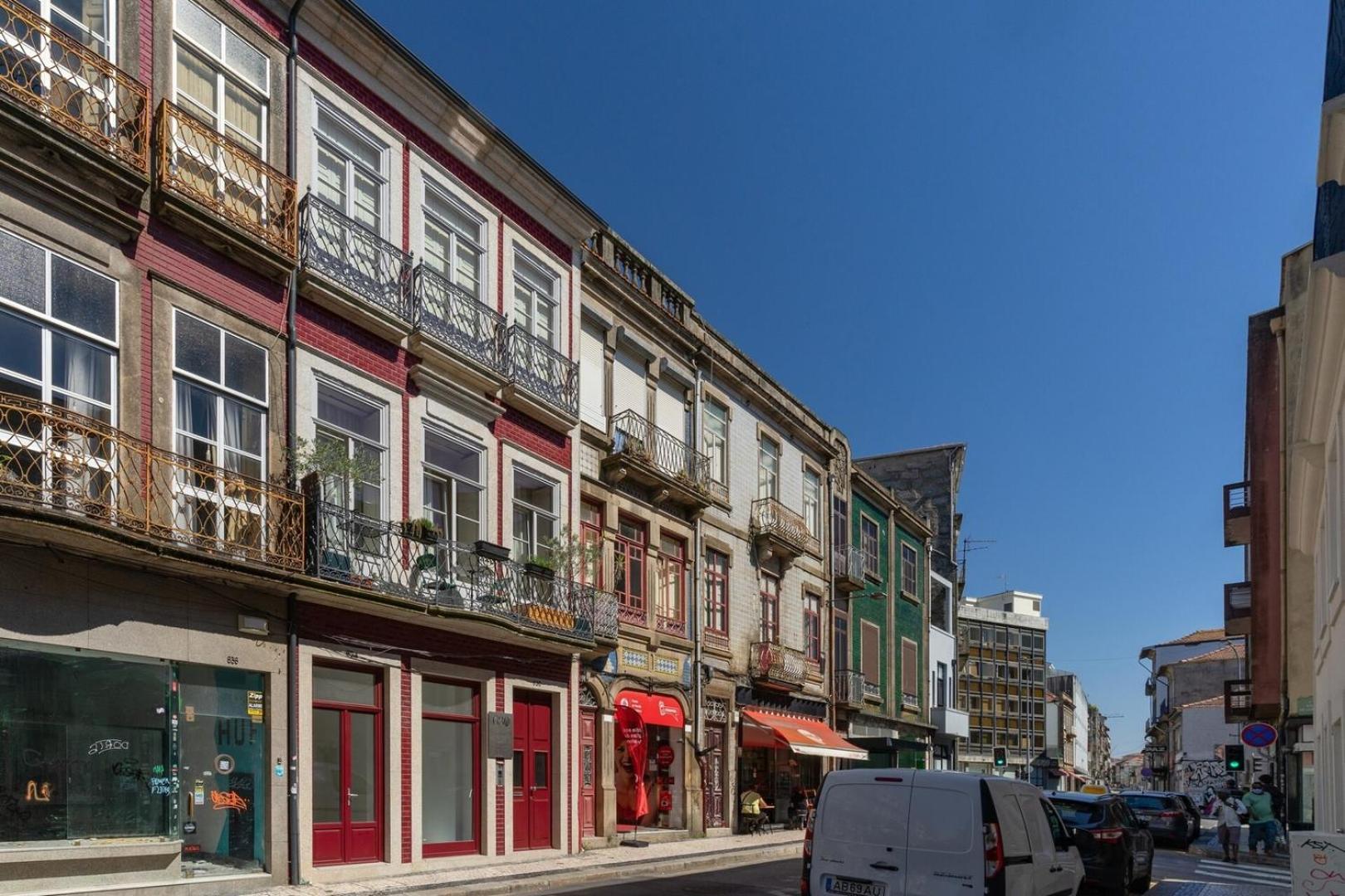Campismo de Luxo Spacious With Patio At Historic Center
