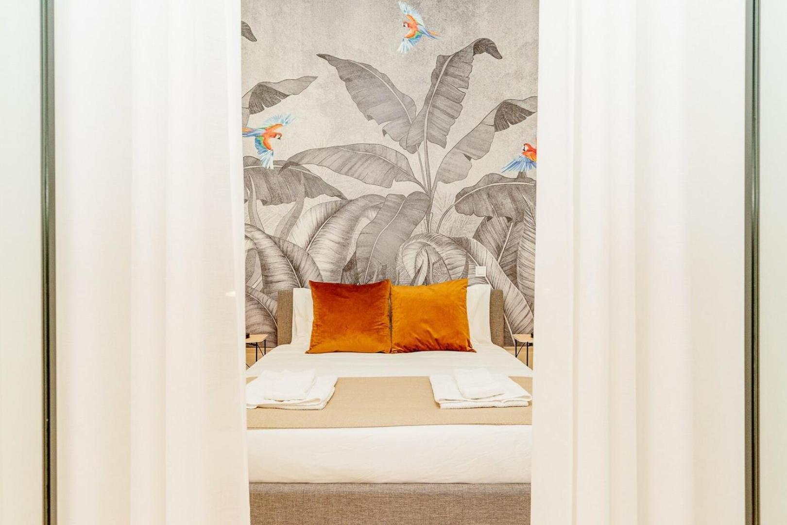 Loft With Balcony And A Gorgeous Classic Ceiling * Porto