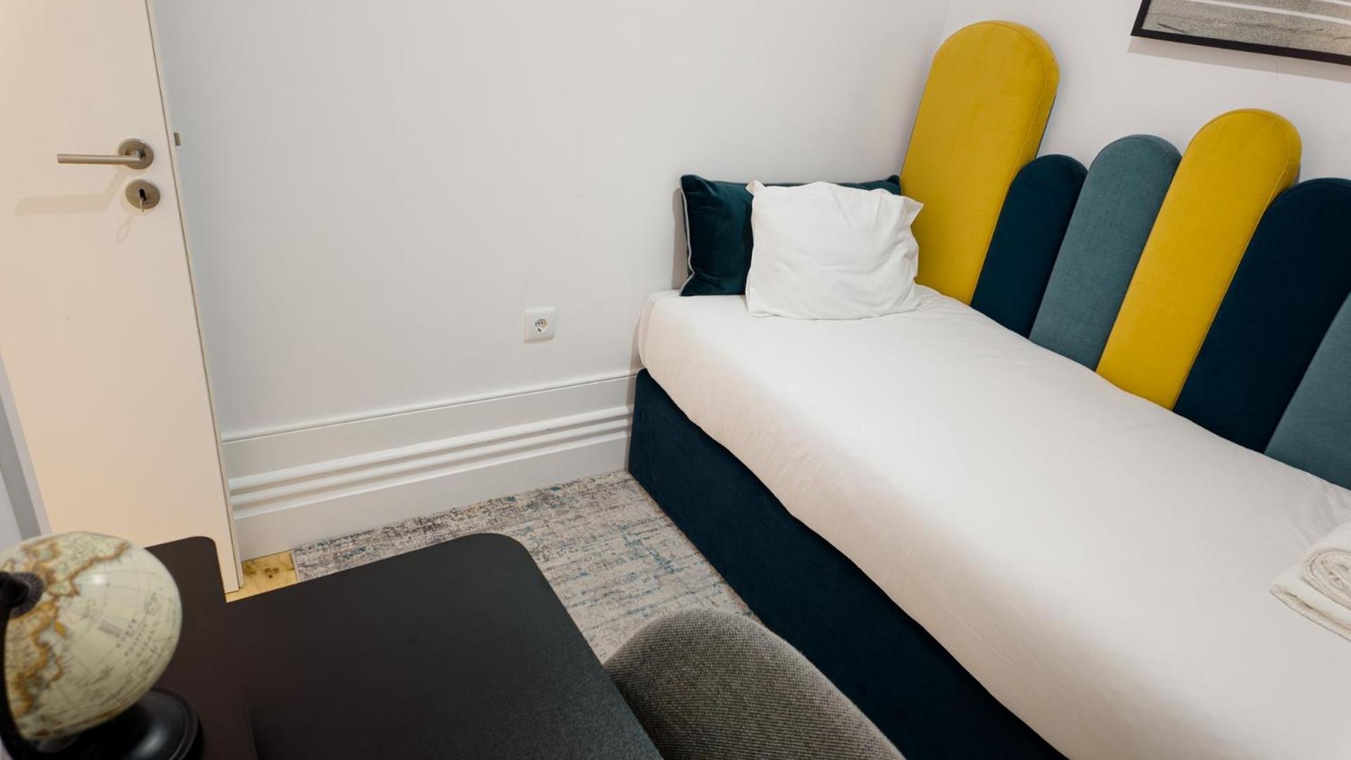 Great Flat W. Balcony On Iconic Pedestrian Street