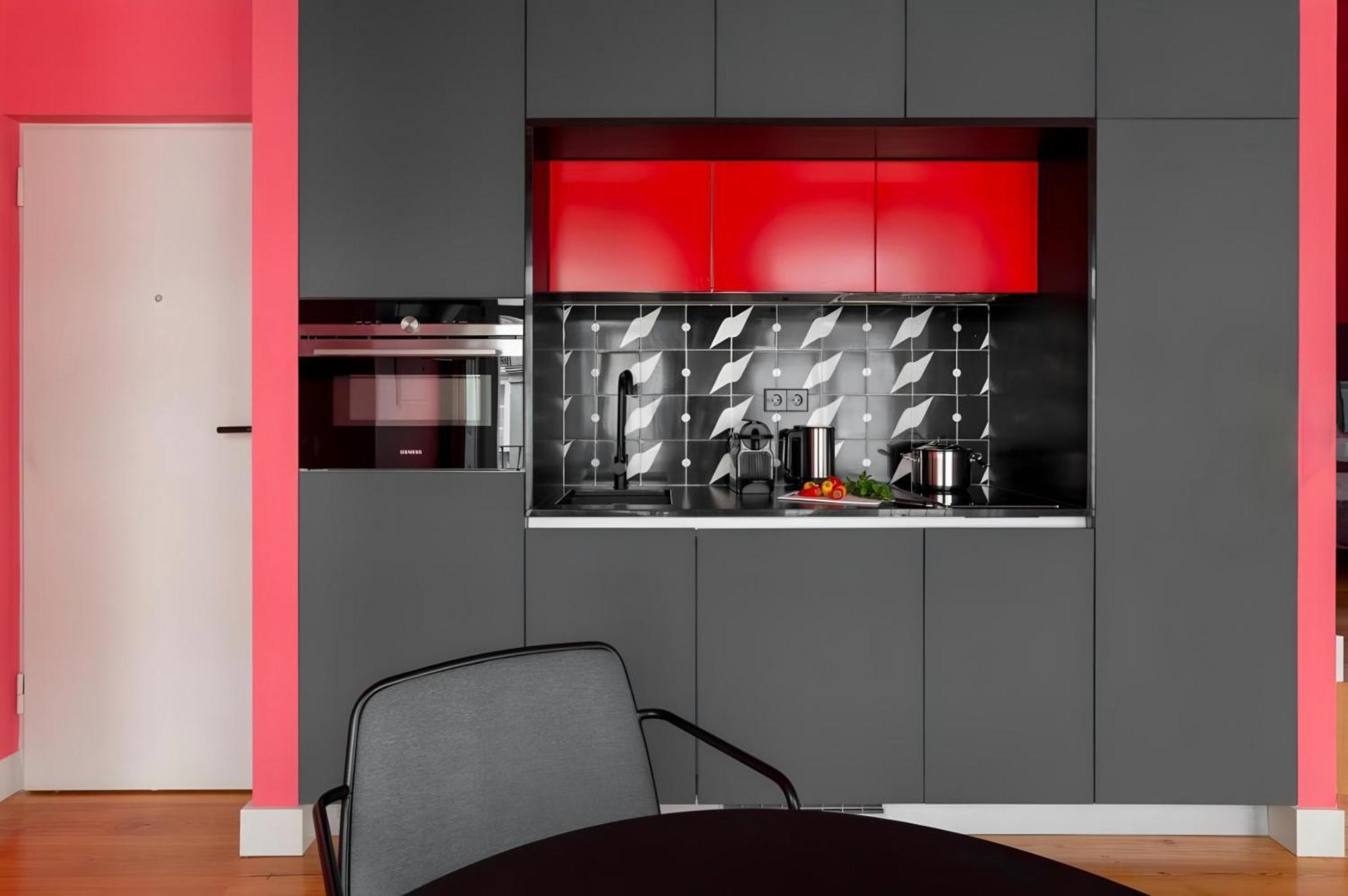 Apartment Center-1 W Ac