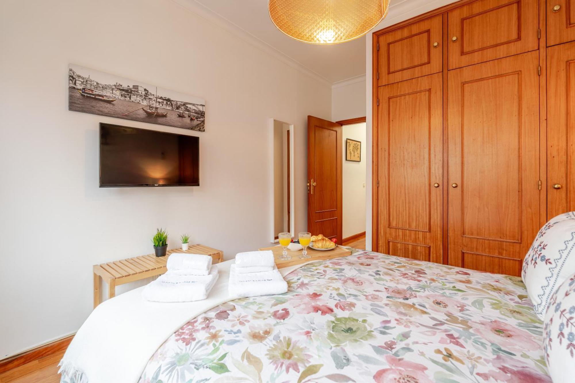 Host Wise - Rustic Bright Flat - Centre Apartment Porto