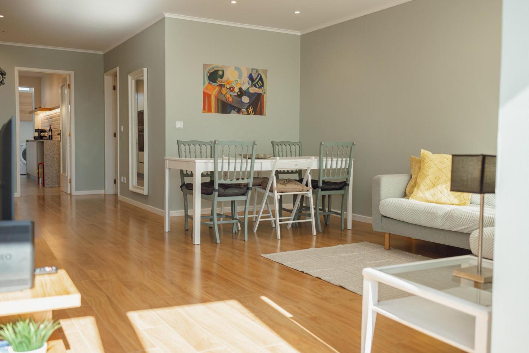 Apartment Bright Deluxe By Hosty Porto