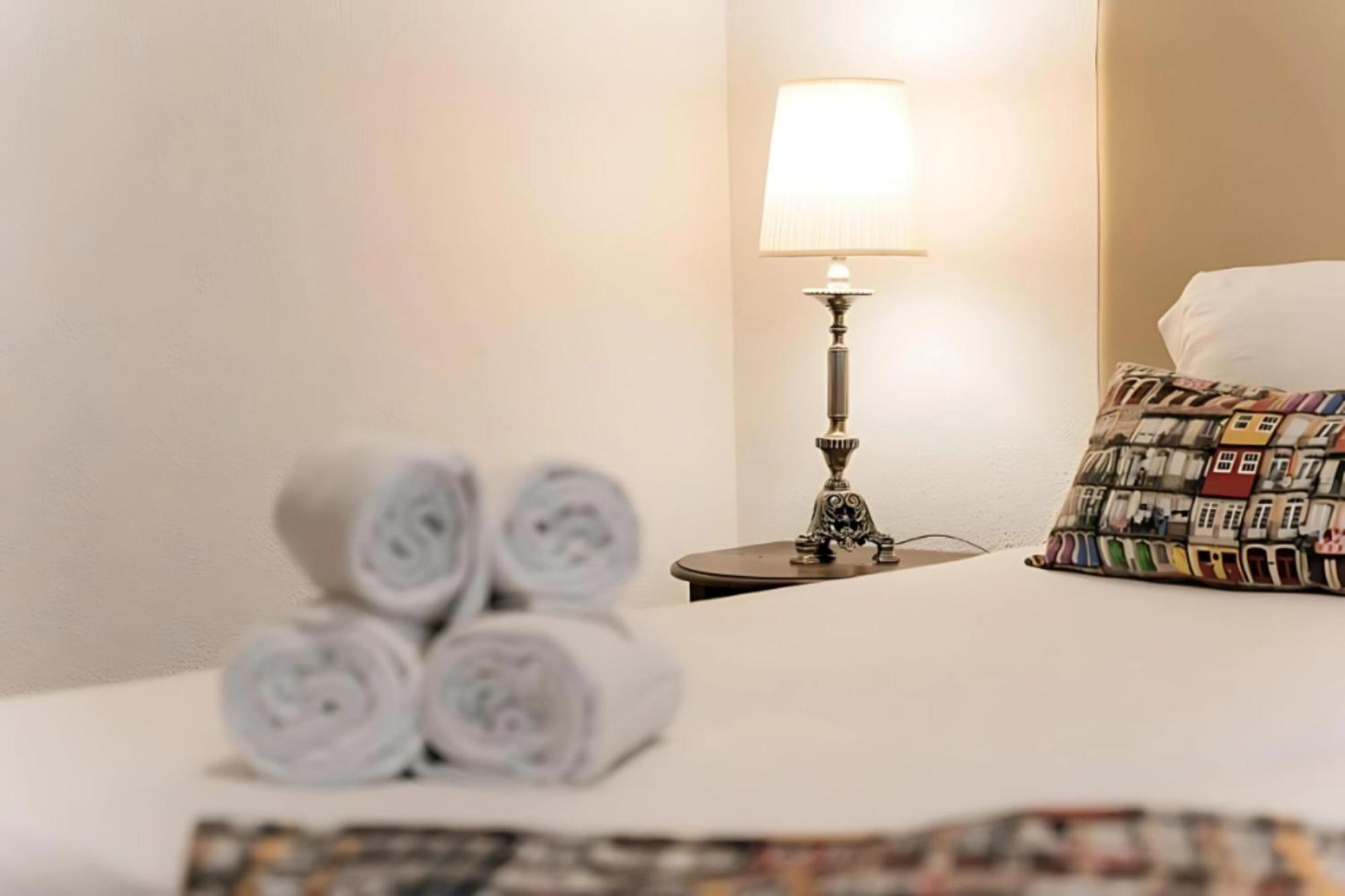 Office Suits In Flores By D&s Guest house *