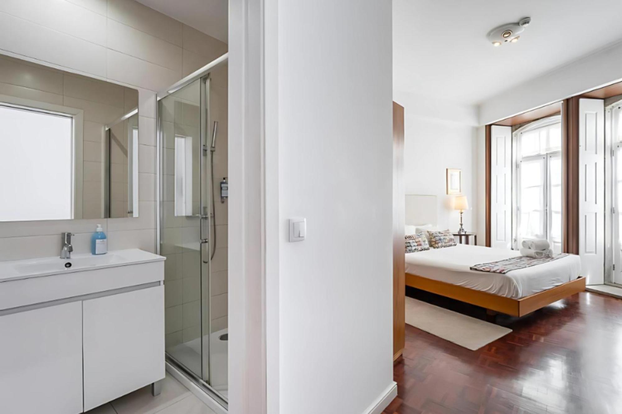 Office Suits In Flores By D&s Guest house Porto