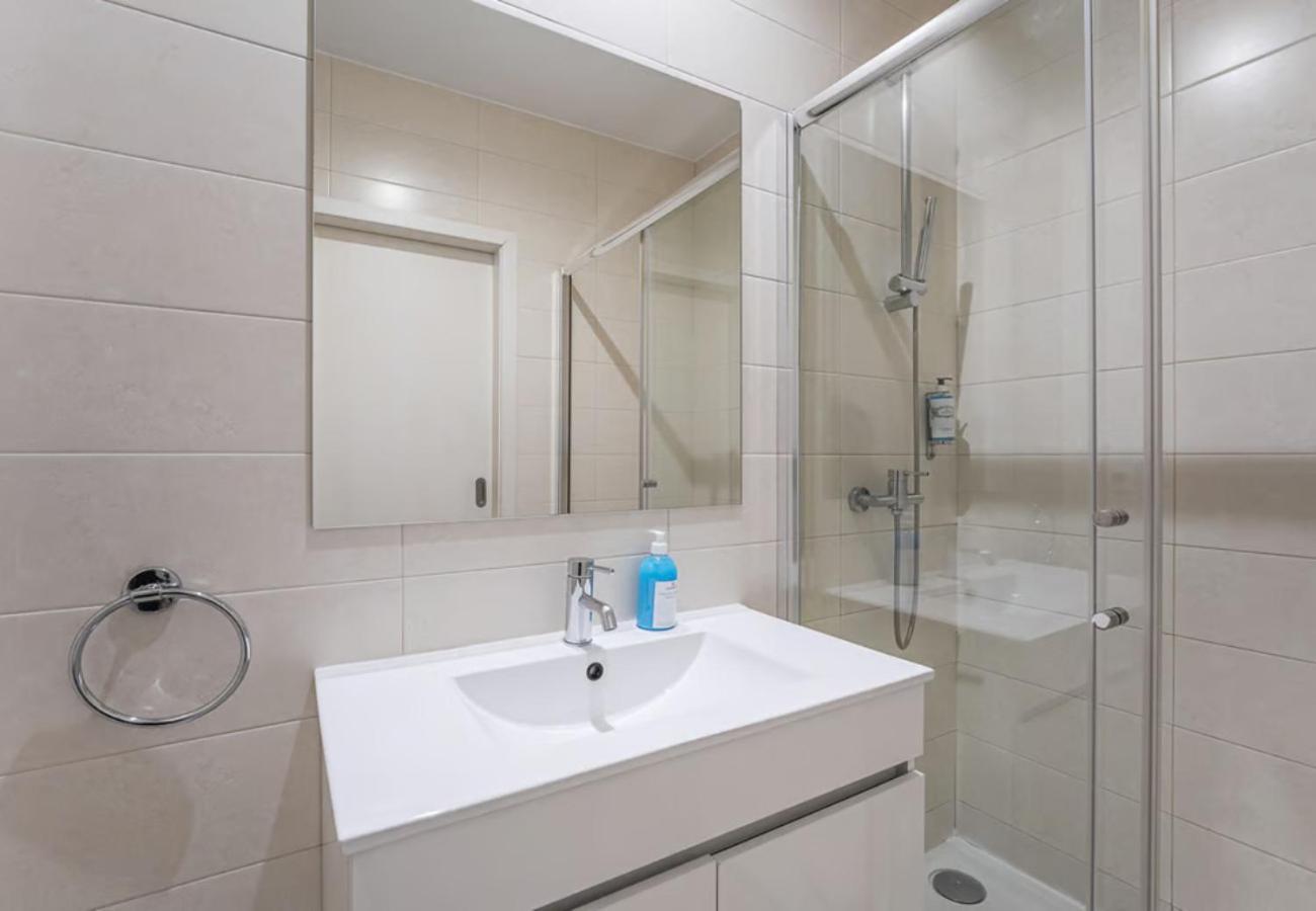 Office Suits In Flores By D&s Guest house Porto