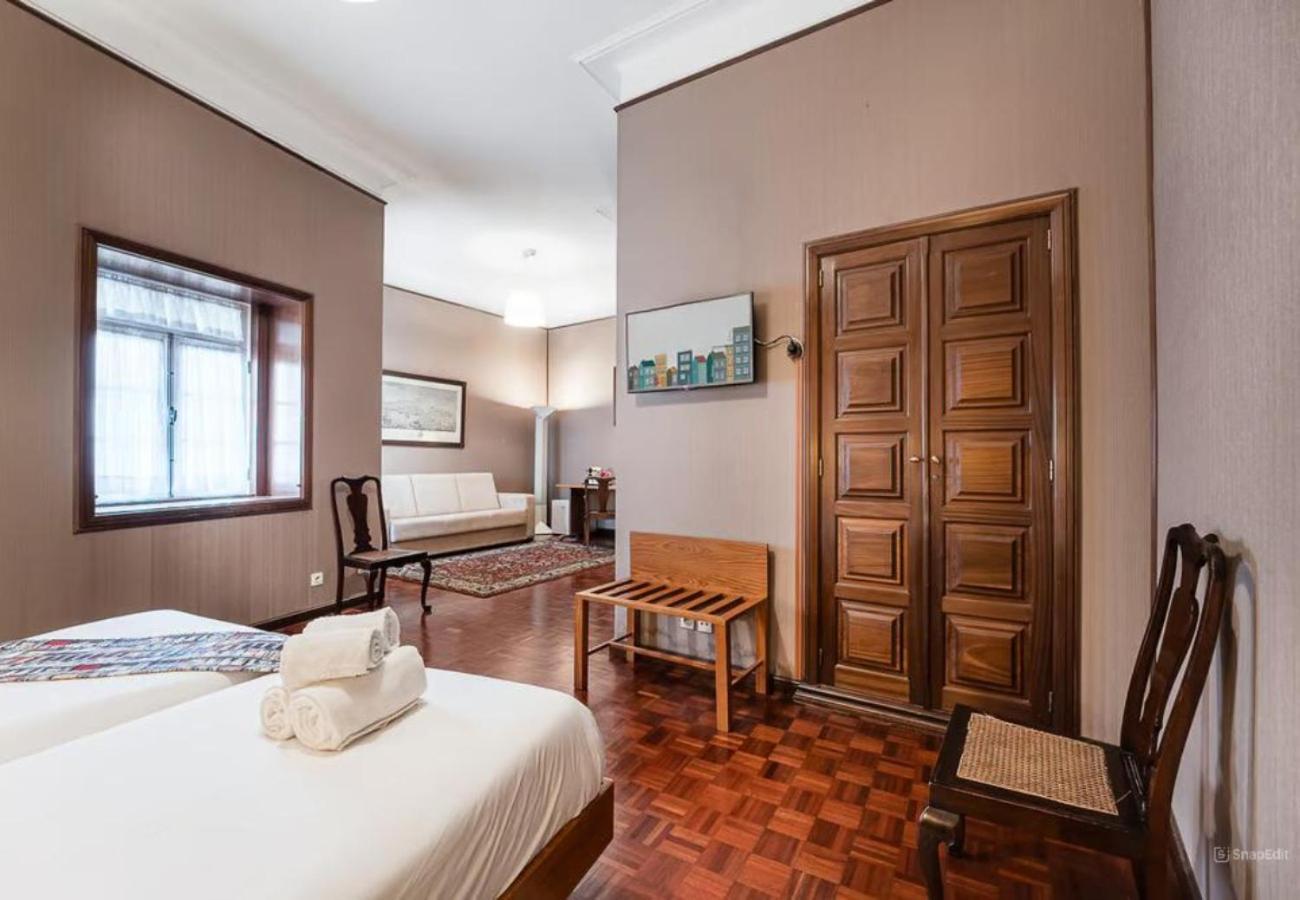 Guest house Office Suits In Flores By D&s Porto
