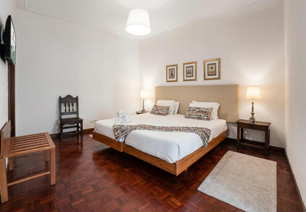 Guest house Office Suits In Flores By D&s Porto