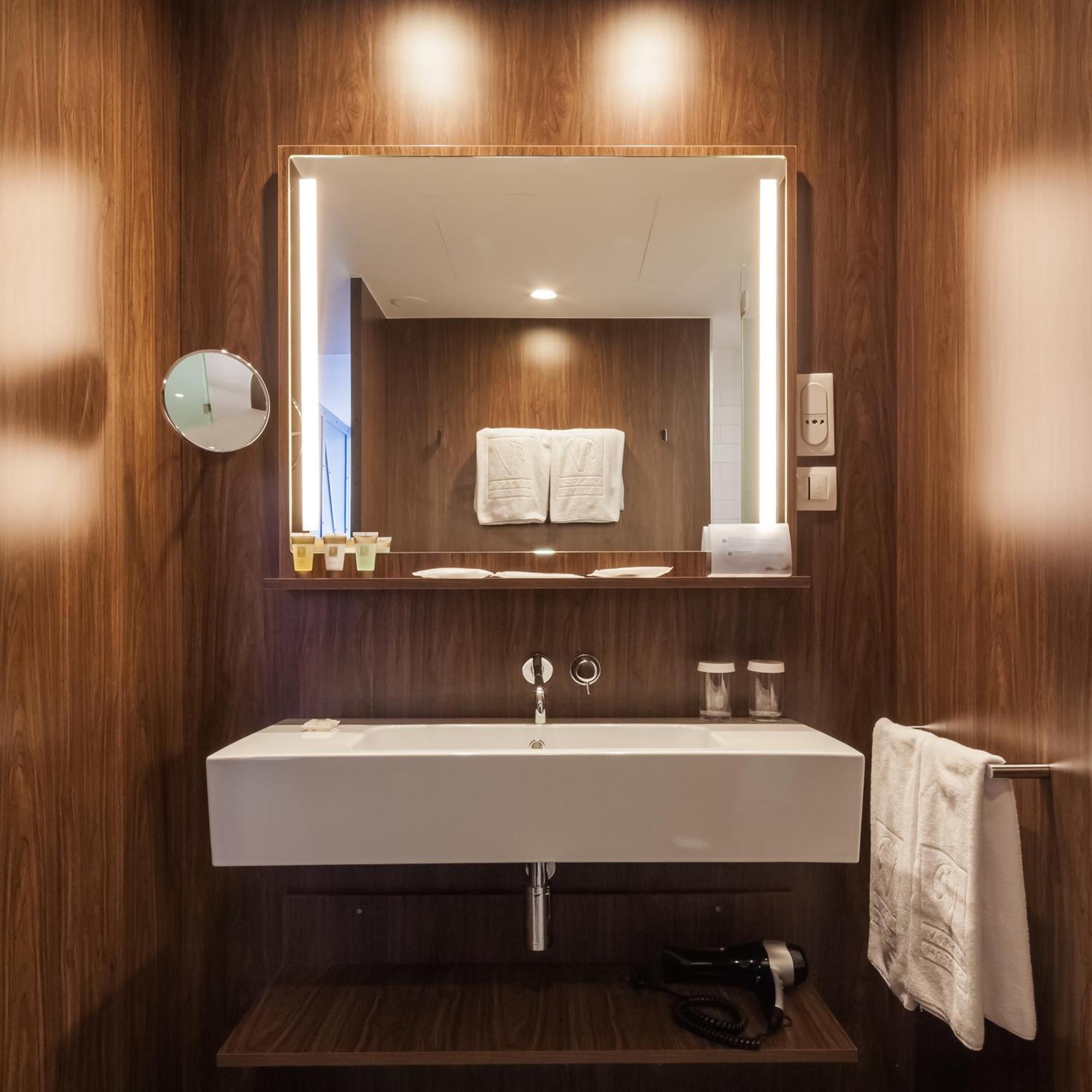 Vincci Hotel 4*
