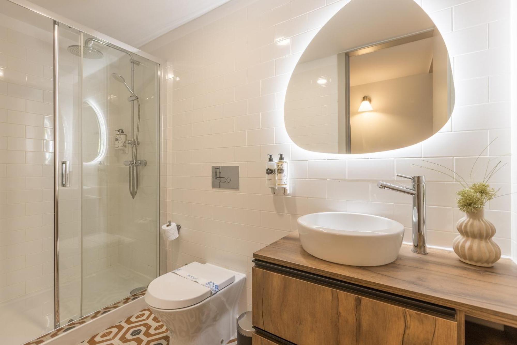 Wood Haven Luxury Duplex Downtown With Ac
