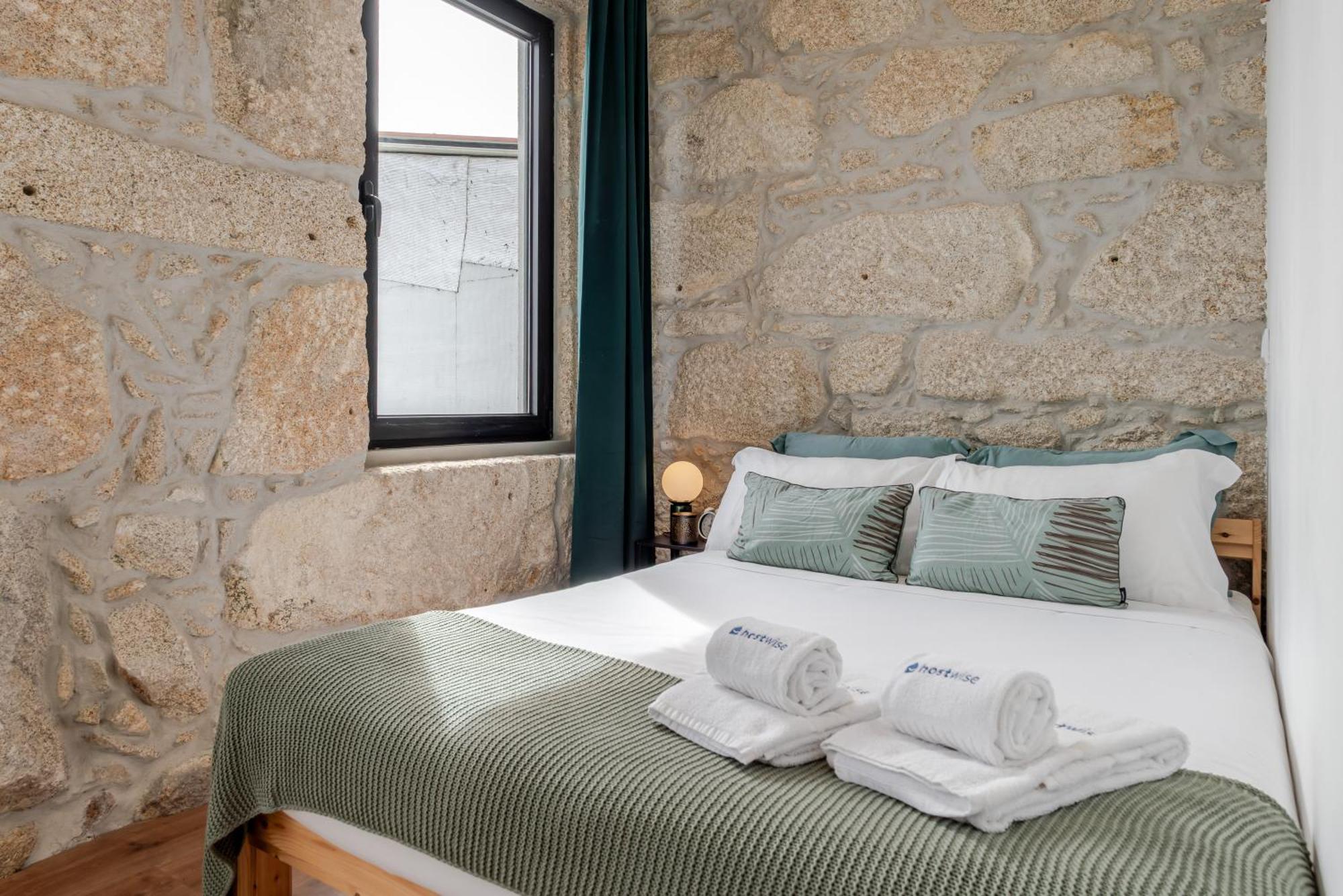 Hostwise - Stylish Sunny Flats Appartement