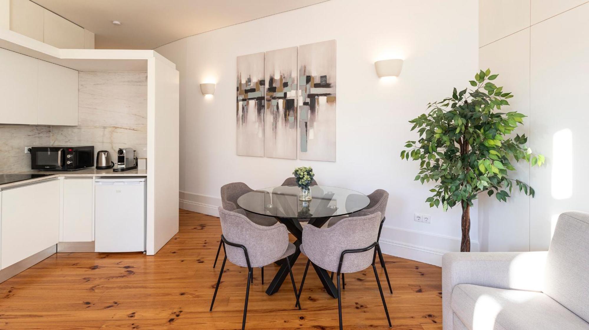 Apartment Bright Flat Few Steps To Aliados Av By Lovelystay